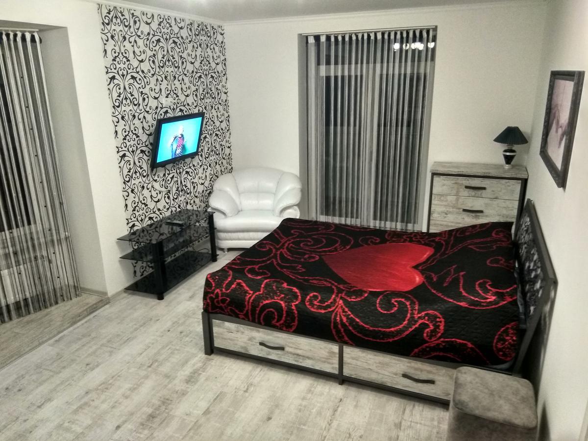 Home In Center With Jacuzzi Ivano-Frankivsk Luaran gambar